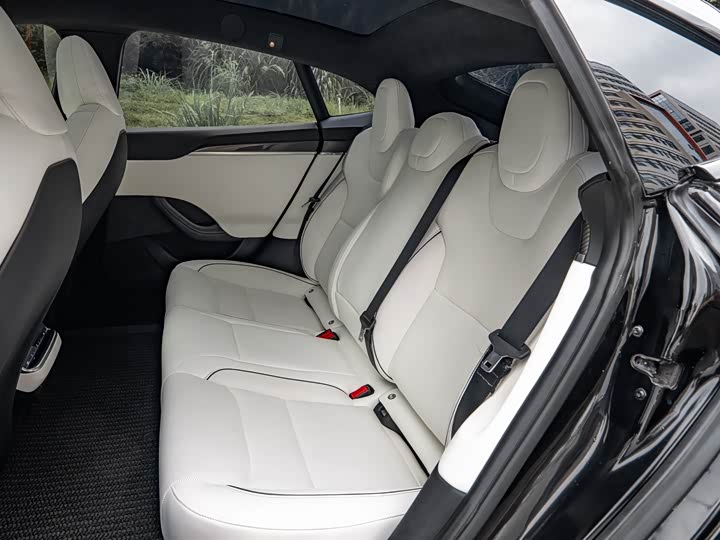 Tesla Model — фото 14