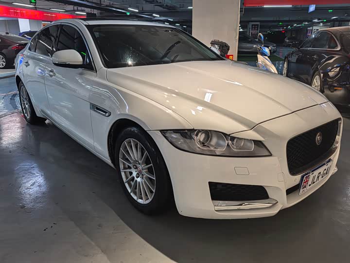 Jaguar XF 2016 XF 2.0 T 2 WD — фото 3