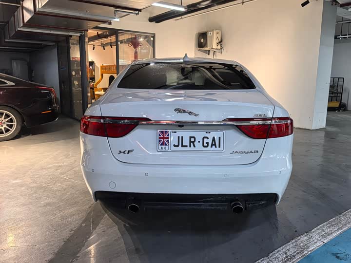 Jaguar XF 2016 XF 2.0 T 2 WD — фото 5