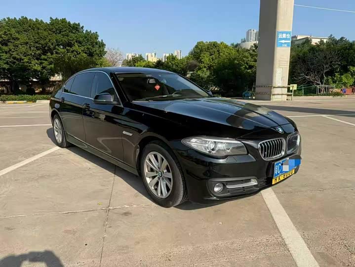 BMW 5 Series 520Li — фото 3