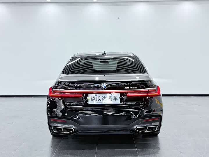 BMW 7-Series 2017 M 760 Li x Drive — фото 6