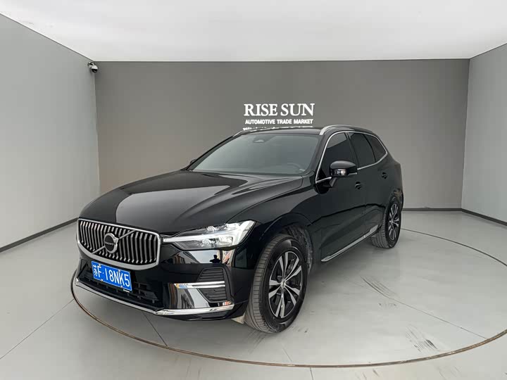 Volvo XC60 2023 B 5 4 WD — фото 1