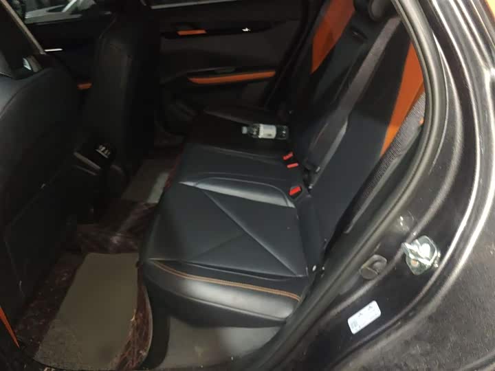 Changan UNI-V 2022 1.5 T Premium — фото 15