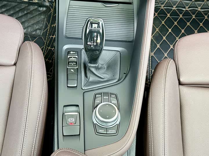 BMW X1 2021 s Drive 25 Li Leading — фото 15