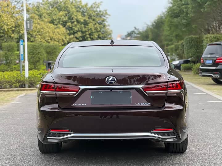 Lexus LS 2018 500h V — фото 6