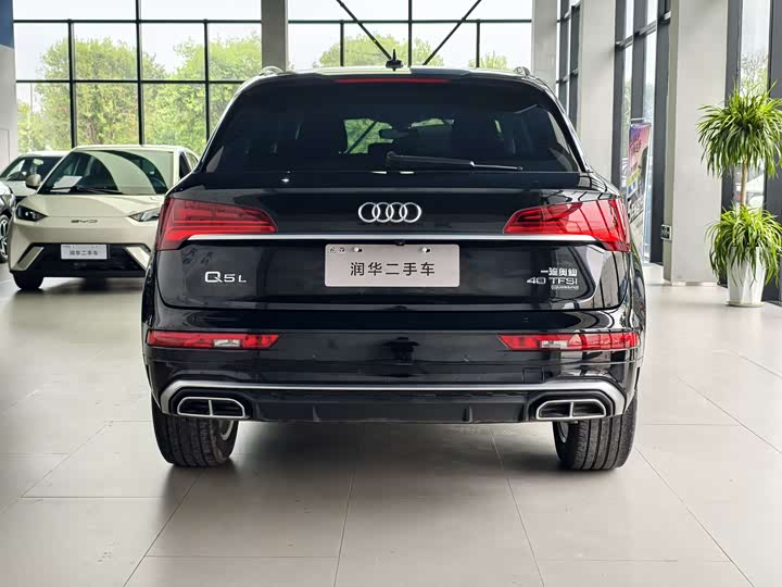 Audi Q5L 2022 40 T — фото 4
