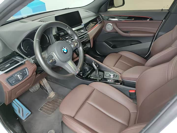 BMW X2 2020 s Drive 25i Leading M — фото 6