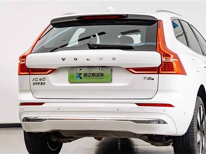 Volvo XC60 Hybrid 2025 Hybrid 4 WD — фото 8