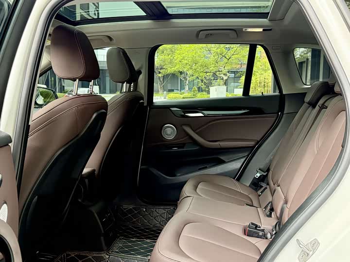 BMW X1 2021 s Drive 25 Li Leading — фото 10