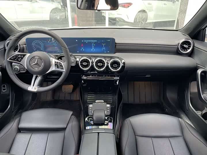 Mercedes-Benz A-Class 2024 A 200 L — фото 4