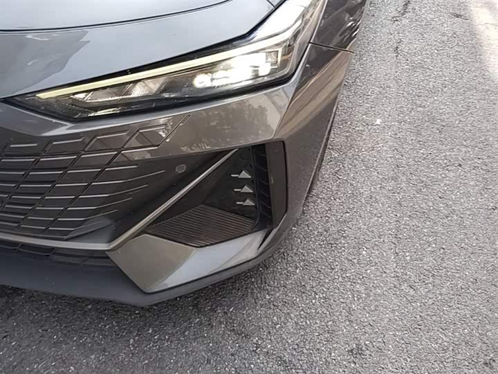 Changan UNI-V 2022 1.5 T Premium — фото 24