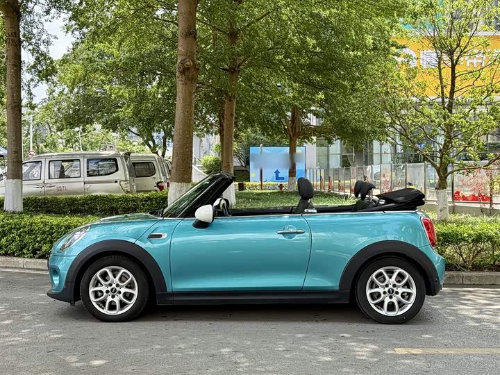 MINI Cabrio — фото 11