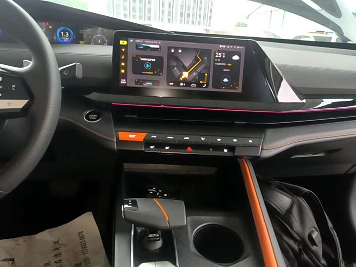 Changan UNI-V 2022 1.5 T — фото 13