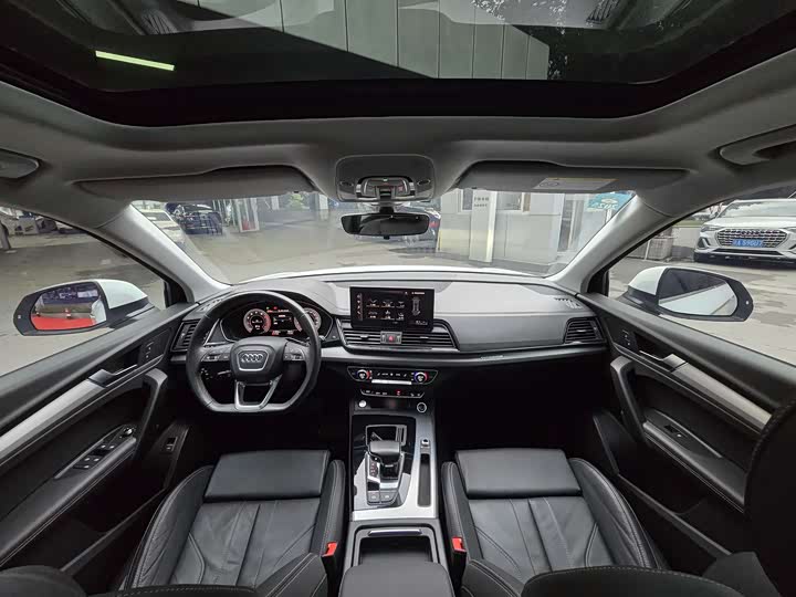 Audi Q5L 2023 40 T — фото 15