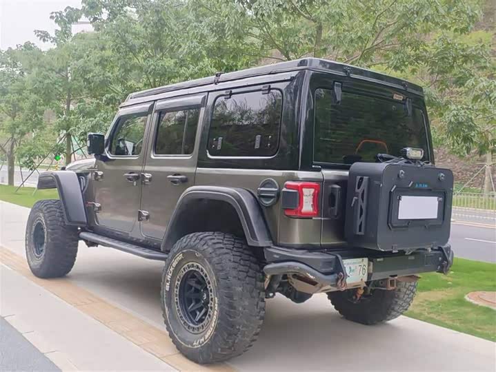 Jeep Wrangler — фото 7