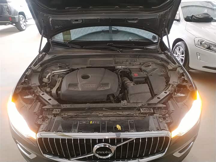 Volvo XC60 2021 T 5 4 WD — фото 20