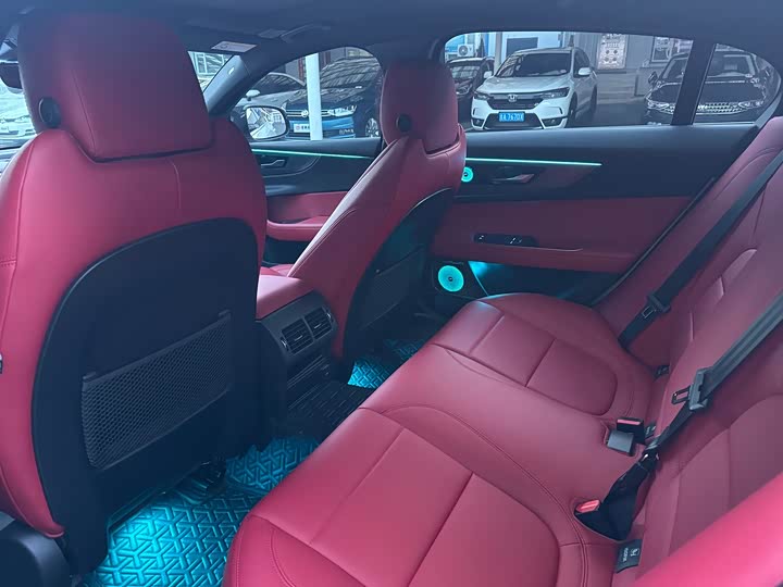 Jaguar XEL 2023 2.0 T 250 PS R-DYNAMIC S — фото 9