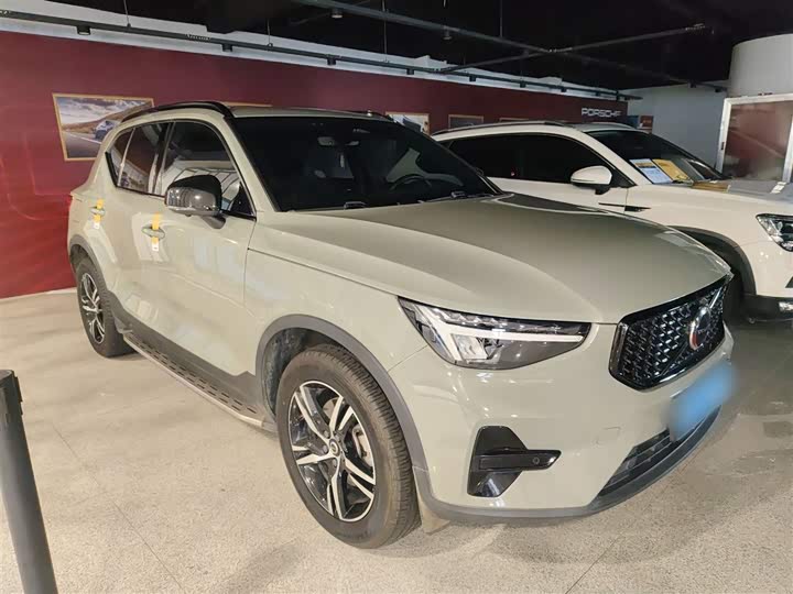 Volvo XC40 2023 B 3 — фото 22