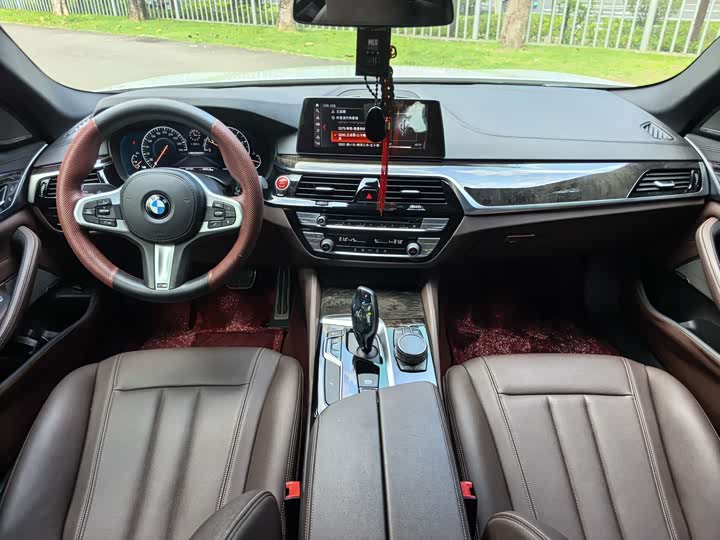 BMW 5 Series рестайлинг 525Li M спортпакет — фото 10