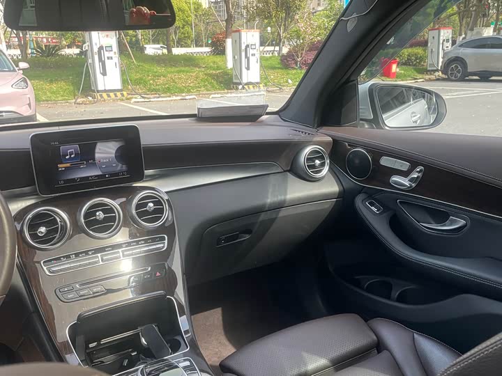Mercedes-Benz GLC 260 4MATIC люкс — фото 18