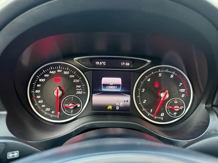 Mercedes-Benz A-Class 2016 A 200 — фото 12