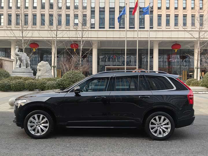 Volvo XC90 2018 T 6 7 — фото 3