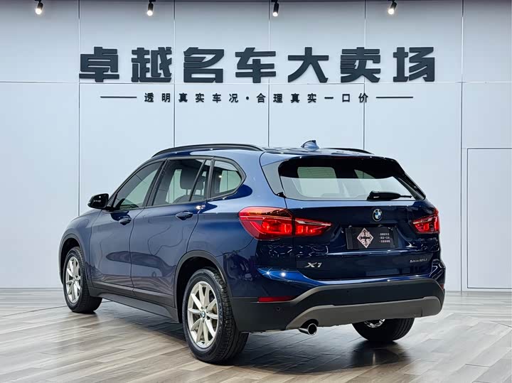 BMW X1 2019 s Drive 18 Li — фото 7