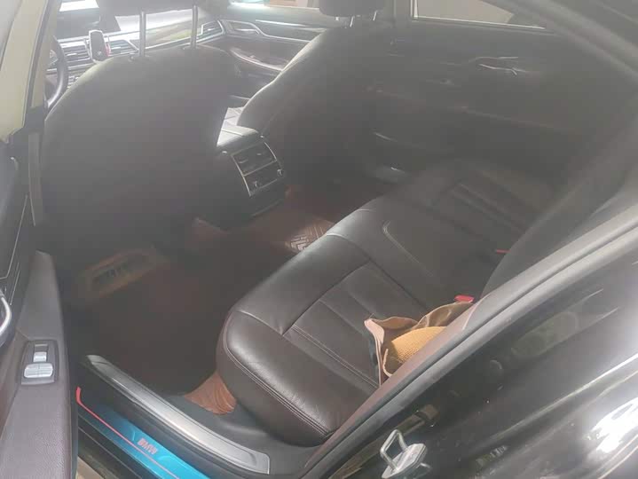 BMW 7 Series 730Li продвинутая — фото 11