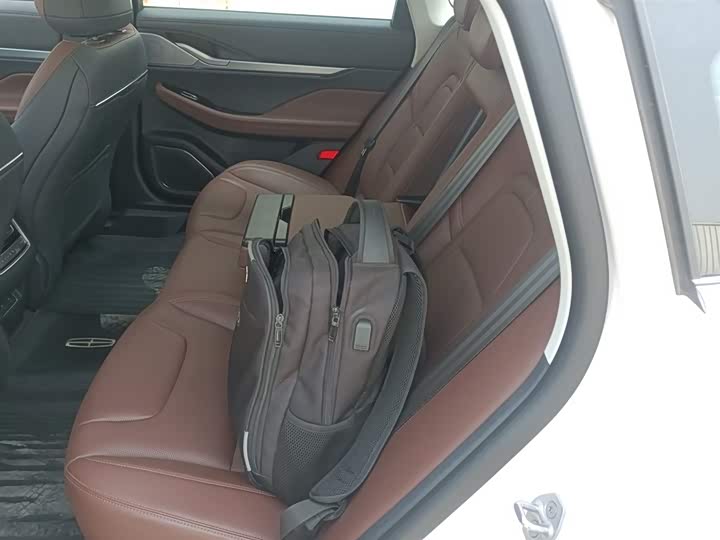 Lincoln Z 2025 2.0 T Hybrid — фото 24