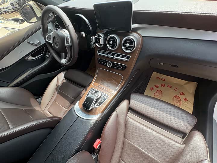 Mercedes-Benz GLC 200 4MATIC — фото 14