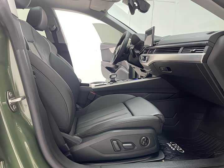 Audi A5 2024 Sportback 40 TFSI — фото 28