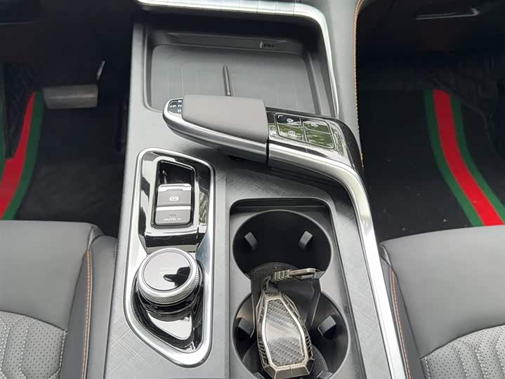 Changan UNI-T 2022 1.5 T Premium — фото 18