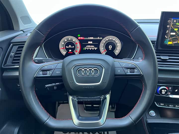 Audi Q5L 2022 40 T RS — фото 11