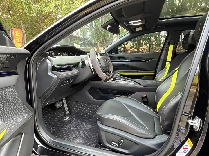 Changan UNI-V 2022 1.5 T — фото 4