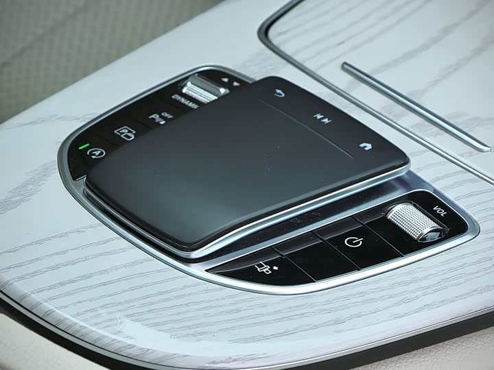 Mercedes-Benz E-Class — фото 10