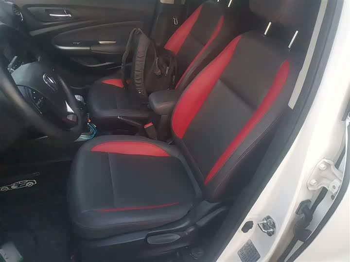 Changan CS15 2016 1.5 L MT — фото 15