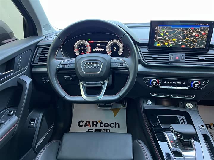 Audi Q5L 2022 40 T RS — фото 10