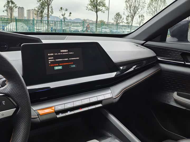 Changan UNI-V 2022 1.5 T Premium — фото 21