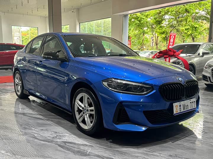 BMW 1-Series 2020 120i M — фото 3