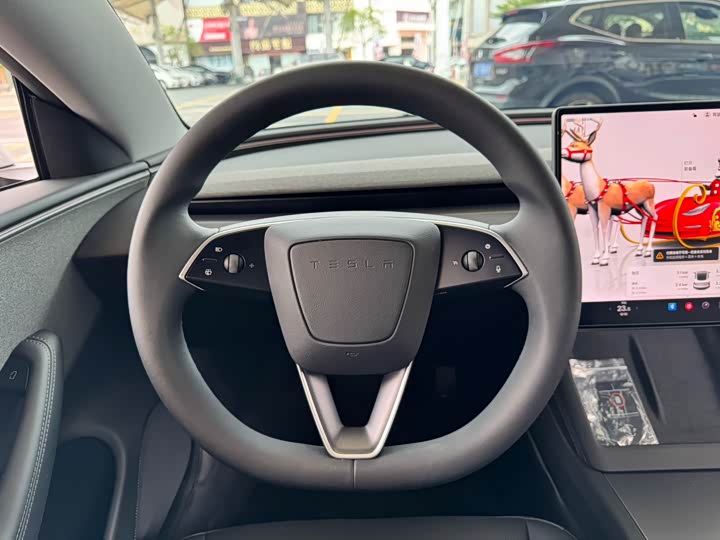 Tesla Model 2025 — фото 16