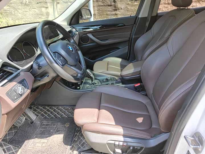 BMW X1 2020 s Drive 20 Li — фото 3