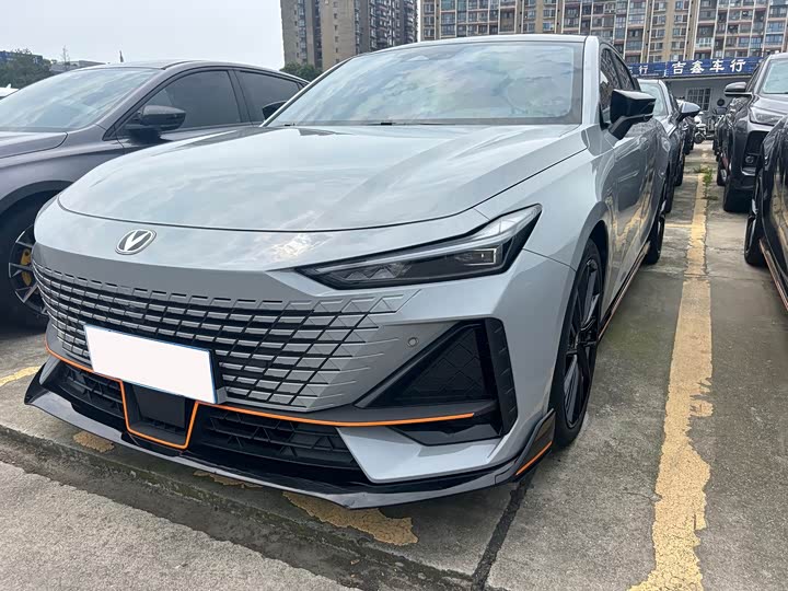 Changan UNI-V 2023 1.5 T