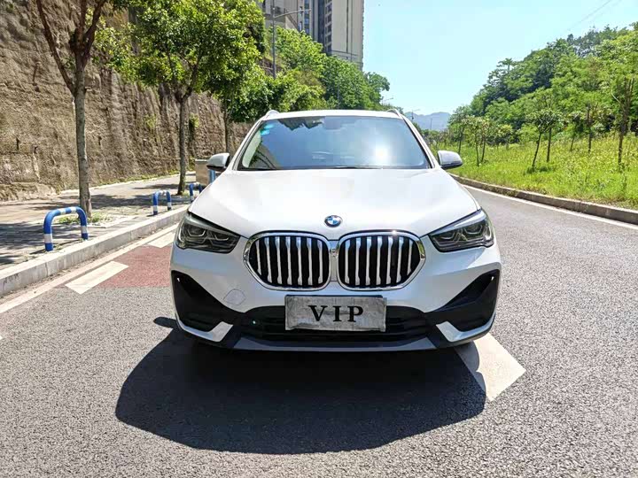 BMW X1 2020 s Drive 20 Li — фото 2