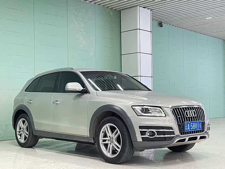 Audi Q5 2017 Plus 40 TFSI — фото 3