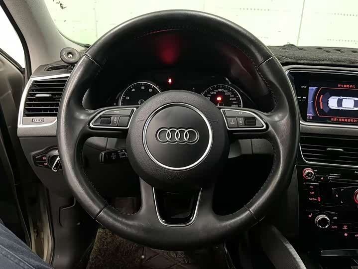 Audi Q5 2017 Plus 40 TFSI — фото 10
