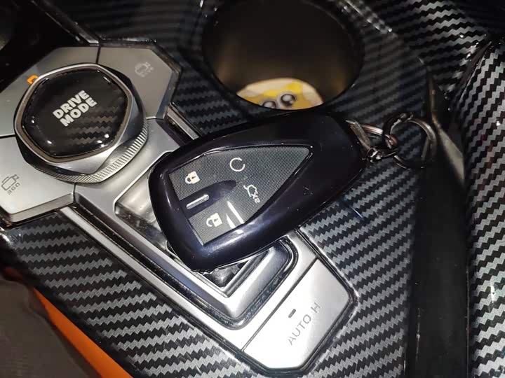Changan UNI-V 2024 1.5 T Sport — фото 9
