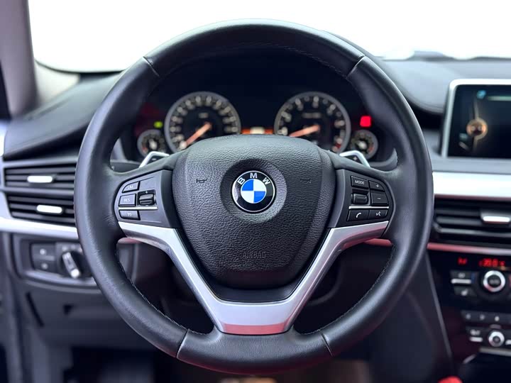 BMW X6 2017 x Drive 35i Leading — фото 19
