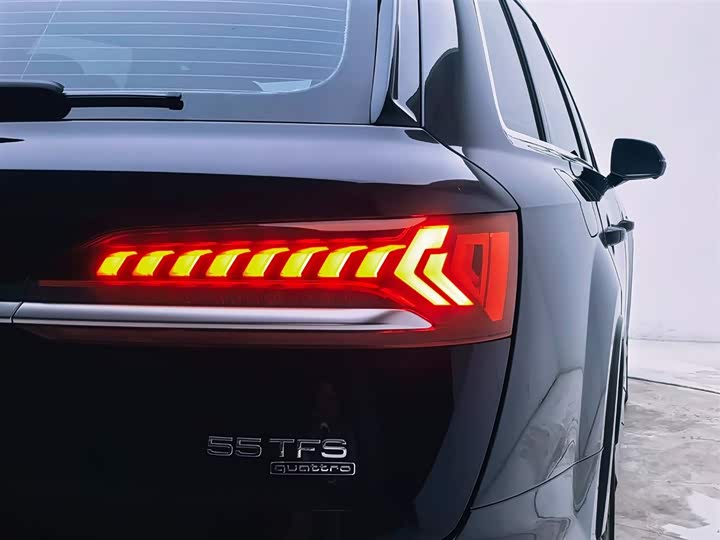 Audi Q7 2023 55 TFSI quattro S line Sport — фото 21
