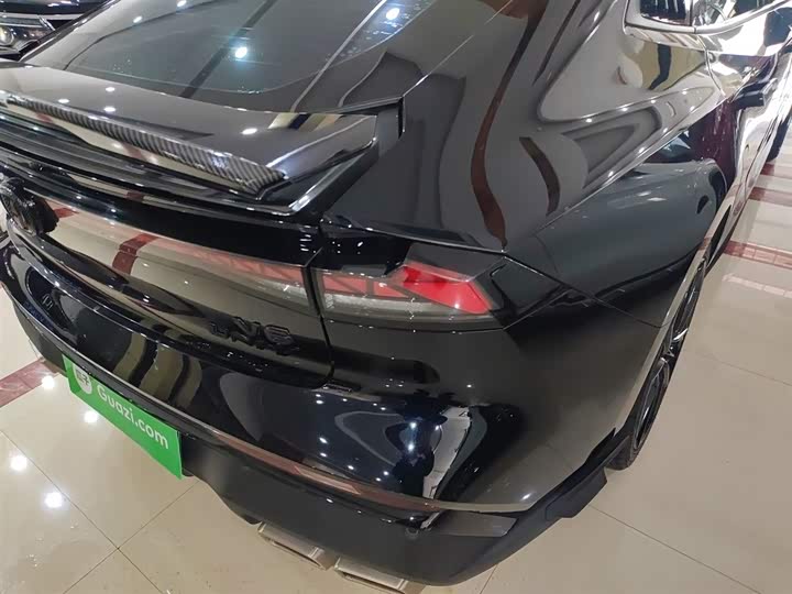 Changan UNI-V 2024 1.5 T Sport — фото 8