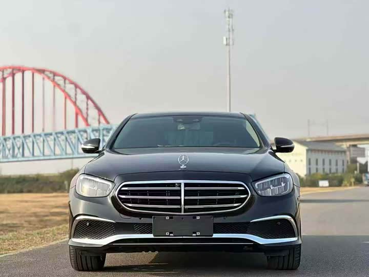 Mercedes-Benz E-Class 2019 E 300 L Luxury — фото 2
